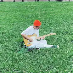 Hör dir TOMMY HONDA an, schau dir Musikvideos an, lies die Biografie, finde Tourdaten und mehr!