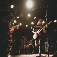 Ακούστε περιεχόμενο από Milk N’ Fox, παρακολουθήστε μουσικά βίντεο, διαβάστε το βιογραφικό, δείτε ημερομηνίες περιοδείας, και πολλά ακόμη!