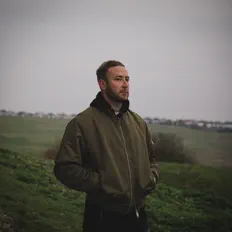 收听 SoulType、观看音乐视频、阅读小传、查看巡演日期等 ！