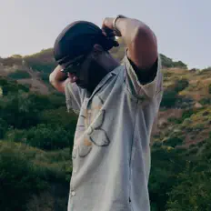 Poslechněte si interpreta MiTCH, sledujte hudební videa, přečtěte si životopis, podívejte se na data turné a další informace.