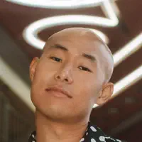 Posłuchaj wykonawcy undefined, obejrzyj teledyski, przeczytaj biografię, zobacz daty tras koncertowych i nie tylko!