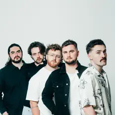 收听 Cloud House、观看音乐视频、阅读小传、查看巡演日期等 ！