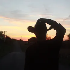 收听 Avery Emmick、观看音乐视频、阅读小传、查看巡演日期等 ！