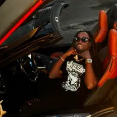 Dengarkan Wayne 4m, tonton video musik, baca bio, lihat tanggal tur & lainnya!
