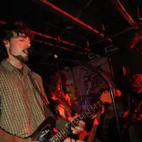 Hör dir undefined an, schau dir Musikvideos an, lies die Biografie, finde Tourdaten und mehr!