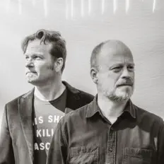 收听 Utility、观看音乐视频、阅读小传、查看巡演日期等 ！