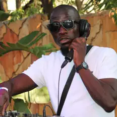 King Master Chisa dinle, müzik videolarını izle, biyografisini oku, tur tarihlerini ve daha fazlasını gör!