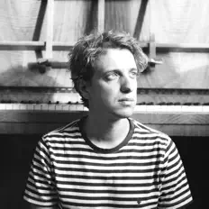 Ouça Christian Smith, assista a videoclipes, leia a biografia, veja as datas das turnês e mais!