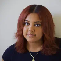 undefined dinle, müzik videolarını izle, biyografisini oku, tur tarihlerini ve daha fazlasını gör!