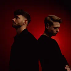 Ascolta UPHORA, guarda video musicali, leggi la biografia, vedi le date del tour & altro!