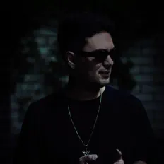 Poslechněte si interpreta РЭЙМ, sledujte hudební videa, přečtěte si životopis, podívejte se na data turné a další informace.