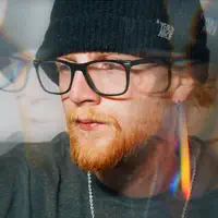 Ascolta undefined, guarda video musicali, leggi la biografia, vedi le date del tour & altro!
