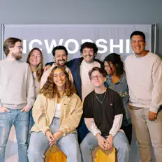 收听 NCWORSHIP、观看音乐视频、阅读小传、查看巡演日期等 ！