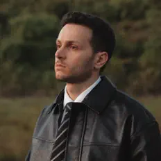 聆聽 Mert Çodur、觀看音樂影片、閱讀小傳、查看巡演日期等！