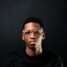 收听 Neosoul、观看音乐视频、阅读小传、查看巡演日期等 ！