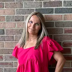 Pixy Museを聴いたり、ミュージックビデオを鑑賞したり、経歴やツアー日程などを確認したりしましょう！