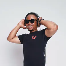 Poslechněte si interpreta Graham Deep, sledujte hudební videa, přečtěte si životopis, podívejte se na data turné a další informace.