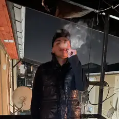 Escucha a Malkapone, mira videos musicales, lee su biografía, consulta las fechas de las gira y más.