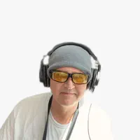 undefined सुनें, म्यूज़िक वीडियो देखें, बायो पढ़ें, दौरे की तारीखें और बहुत कुछ देखें!