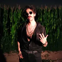 Ouça undefined, assista a videoclipes, leia a biografia, veja as datas das turnês e mais!