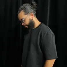 Ouve Bambz, vê vídeos de música, lê a biografia, vê as datas da digressão e muito mais!