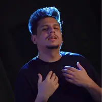 Poslechněte si interpreta undefined, sledujte hudební videa, přečtěte si životopis, podívejte se na data turné a další informace.