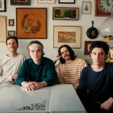 Dengarkan Head North, tonton video musik, baca bio, lihat tanggal tur & lainnya!