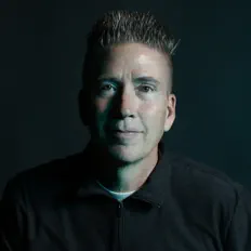 David Tolk을(를) 듣고, 뮤직 비디오를 보고, 약력을 읽고, 투어 일정 등을 확인하세요!