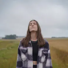 聆聽 LUI Gawrońska、觀看音樂影片、閱讀小傳、查看巡演日期等！