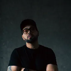 Dengarkan Skyknock, tonton video musik, baca bio, lihat tanggal tur & lainnya!