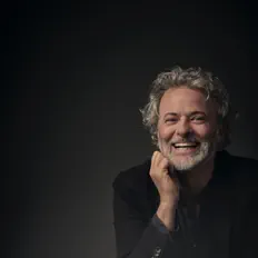 聆聽 Stephen Gallagher、觀看音樂影片、閱讀小傳、查看巡演日期等！
