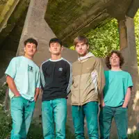 Ascolta undefined, guarda video musicali, leggi la biografia, vedi le date del tour & altro!