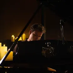 Listen to Reinúr Selson, watch music videos, read bio, see tour dates & more!