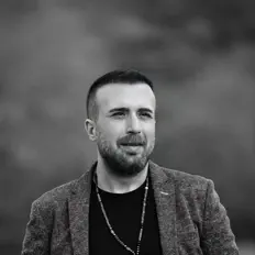 Ozan Beydağı सुनें, म्यूज़िक वीडियो देखें, बायो पढ़ें, दौरे की तारीखें और बहुत कुछ देखें!