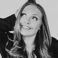 Maddi Rae Wilsonを聴いたり、ミュージックビデオを鑑賞したり、経歴やツアー日程などを確認したりしましょう！