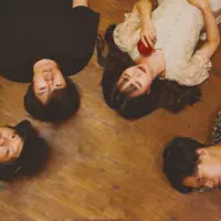 Escucha a undefined, mira videos musicales, lee su biografía, consulta las fechas de las gira y más.