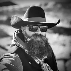 Ascolta Grant Webb, guarda video musicali, leggi la biografia, vedi le date del tour & altro!