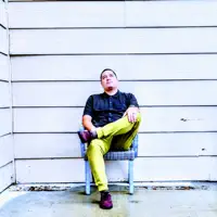 收听 undefined、观看音乐视频、阅读小传、查看巡演日期等 ！