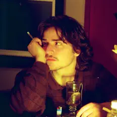 聆聽 NumbDome、觀看音樂影片、閱讀小傳、查看巡演日期等！