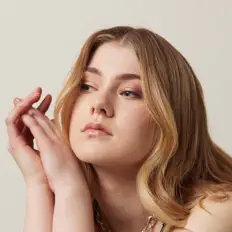 Dengarkan Niamh Crooks, tonton video musik, baca bio, lihat tanggal tur & lainnya!