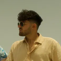 收听 Cacc、观看音乐视频、阅读小传、查看巡演日期等 ！