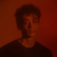Poslechněte si interpreta johan!, sledujte hudební videa, přečtěte si životopis, podívejte se na data turné a další informace.