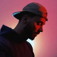 Ouve XUMI, vê vídeos de música, lê a biografia, vê as datas da digressão e muito mais!