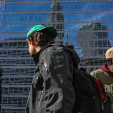 2HOUSE सुनें, म्यूज़िक वीडियो देखें, बायो पढ़ें, दौरे की तारीखें और बहुत कुछ देखें!