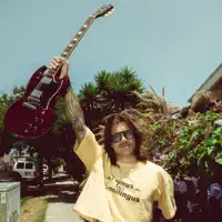 Ascolta undefined, guarda video musicali, leggi la biografia, vedi le date del tour & altro!
