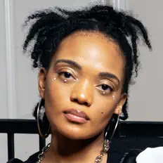 Listen to Tia London, watch music videos, read bio, see tour dates & more!