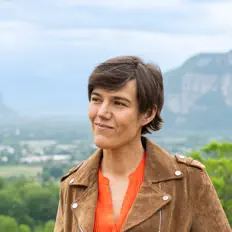 Listen to Mathilde Dionnet, watch music videos, read bio, see tour dates & more!