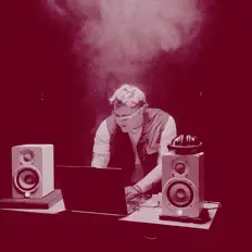 收听 Badá、观看音乐视频、阅读小传、查看巡演日期等 ！