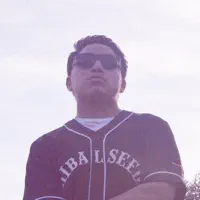 Ascolta undefined, guarda video musicali, leggi la biografia, vedi le date del tour & altro!