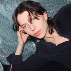 Écoutez Maia Toakley, regardez des vidéoclips, lisez la biographie, consultez les dates de tournée et plus encore !